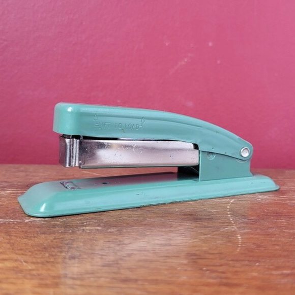 Swingline Cub Stapler - Picture 6 of 16